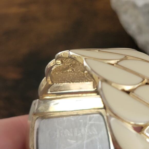 Vintage Watches Geneva Gold Tone Cushion Case Quartz Fashion Watch Womens - Picture 6 of 10